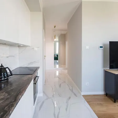 Yacht Park Rentyear Apartment *